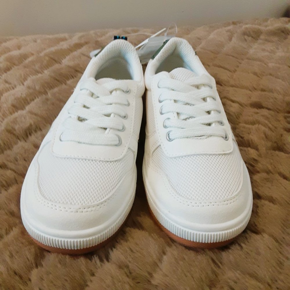 Gymboree Boys White Canvas Sneakers Size 12 Trimmed in Faux Leather - Picture 4 of 11